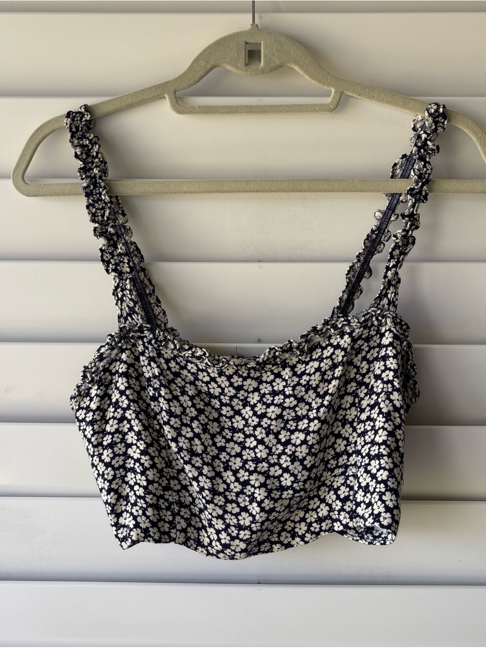 Reformation Coco Navy Blue White Floral Smocked Ruffle Strap Crop Top Size 4